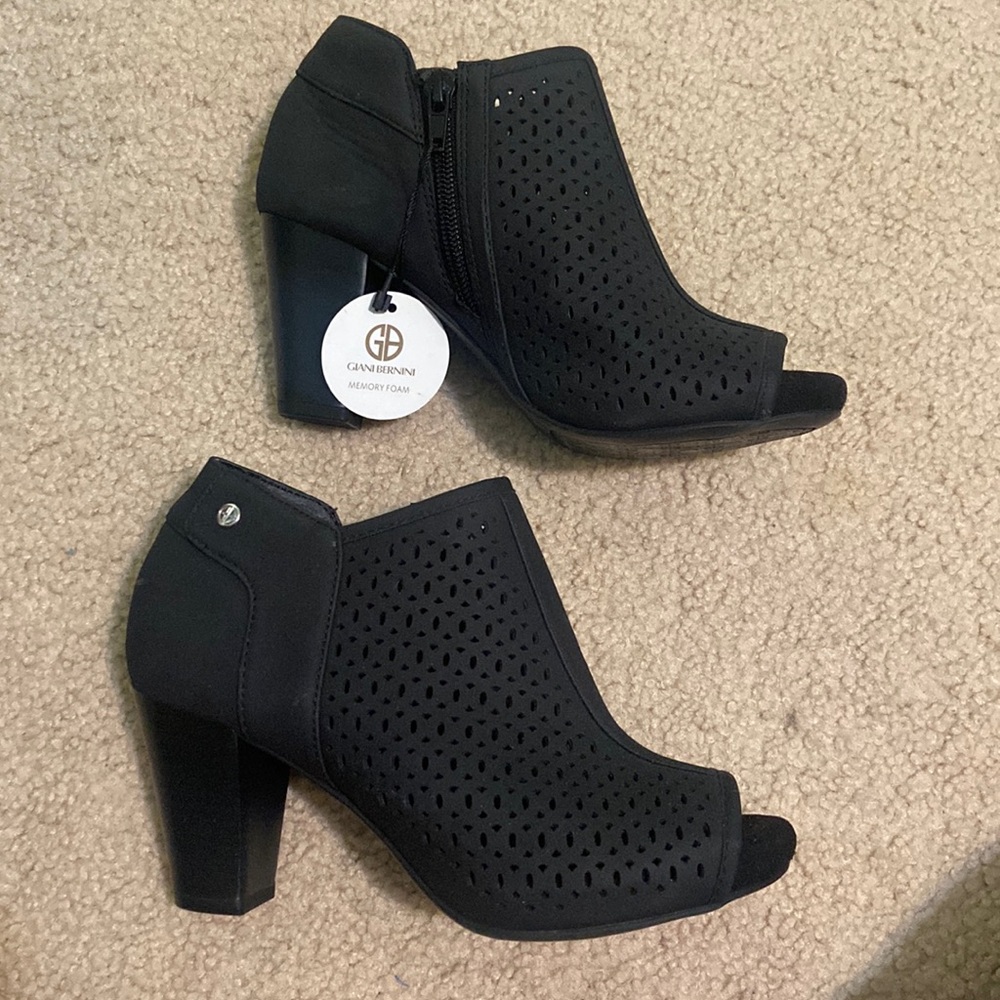 Giani Bernini Angye memory foam open toe bootie